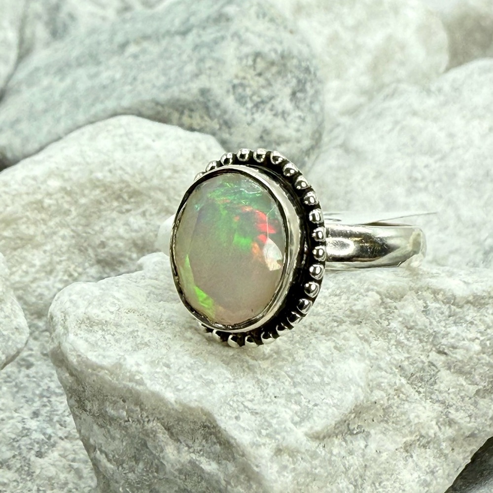 NWT Sterling Silver Ethiopian Opal Ring Size 9 Beaded Setting 925